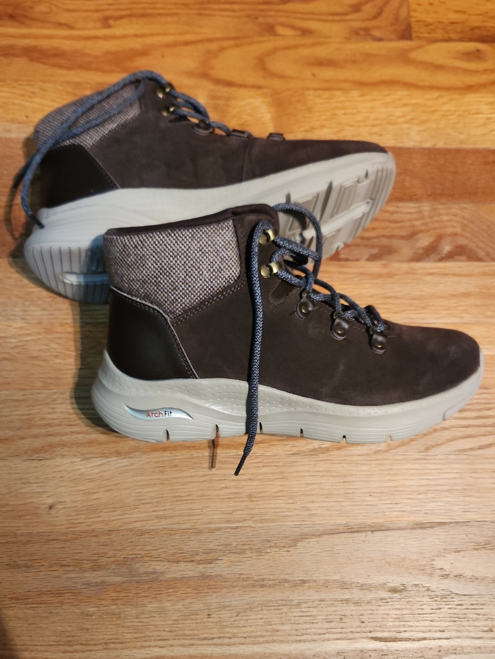 Skechers Women's Arch Fit Air Cooled Extraordinary Walking Boots
